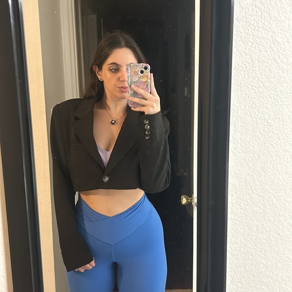 Because Of Alice Women's Cropped Blazer - Picture 7 of 7